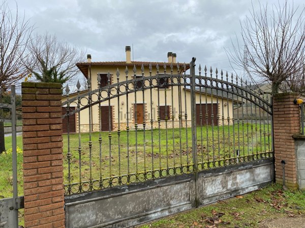 casa indipendente in vendita a Guardea