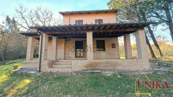 casa indipendente in vendita a Guardea in zona Frattuccia