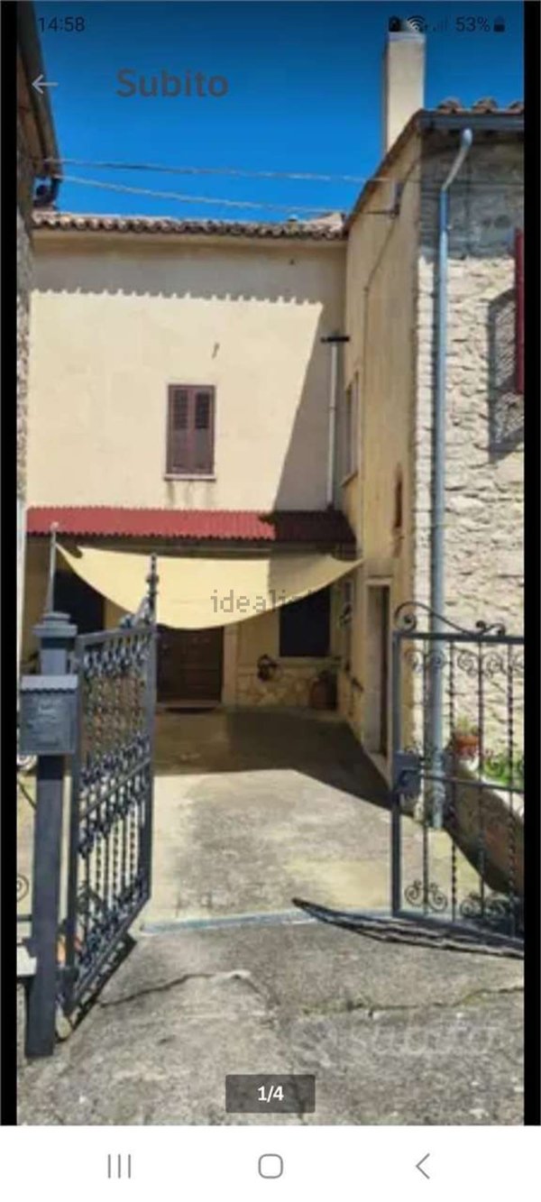 casa indipendente in vendita a Guardea