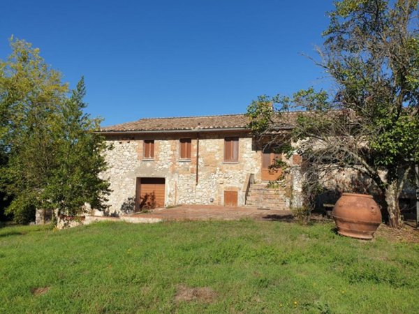 casa indipendente in vendita a Guardea