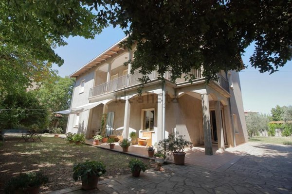 casa indipendente in vendita a Guardea