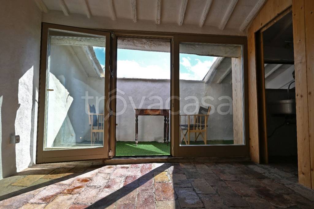casa indipendente in vendita a Guardea in zona Cocciano