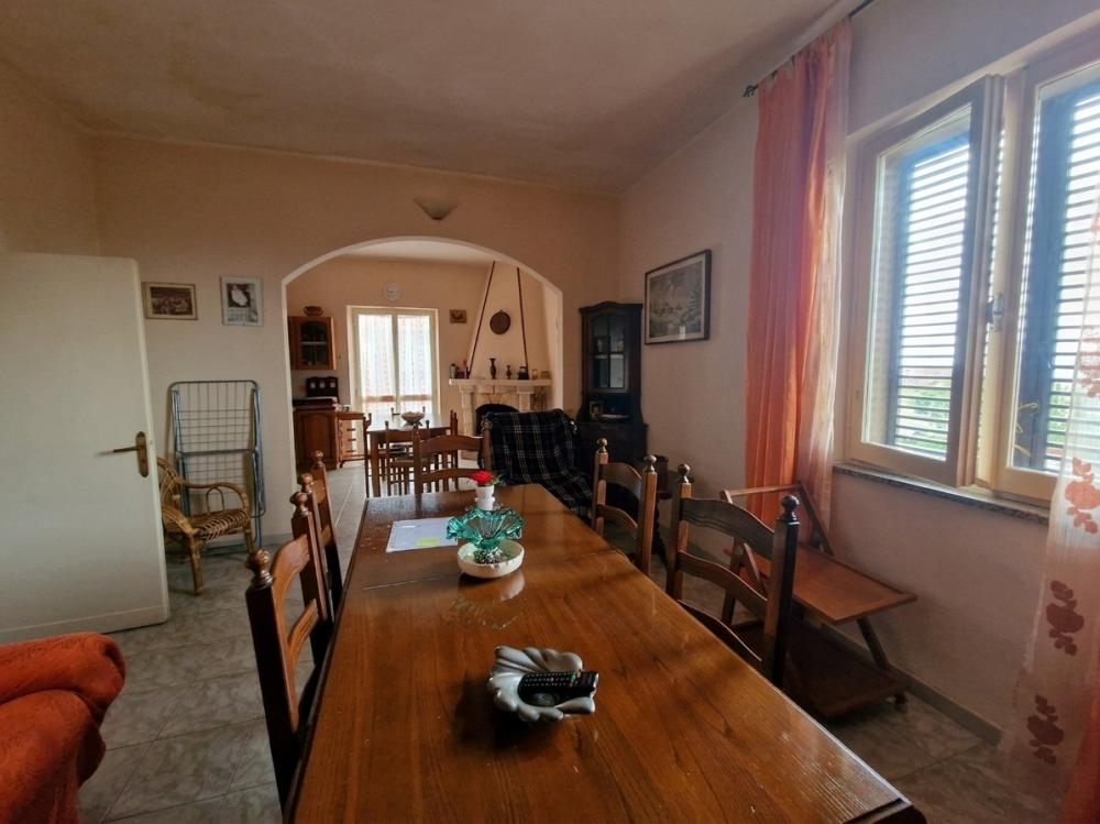 appartamento in vendita a Guardea in zona Poggio