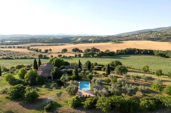 casa indipendente in vendita a Guardea in zona Poggio