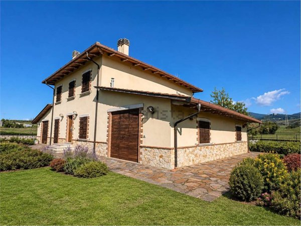 casa indipendente in vendita a Guardea in zona Madonna del Porto