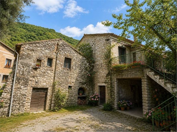 appartamento in vendita a Guardea in zona Poggio