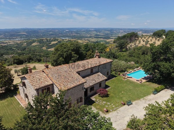 casale in vendita a Guardea in zona Poggio