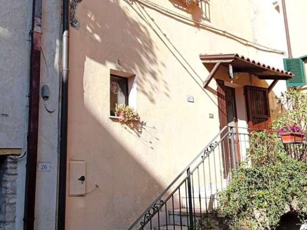 appartamento in vendita a Guardea in zona Frattuccia