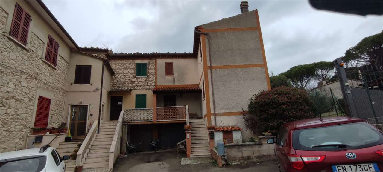 intera palazzina in vendita a Guardea