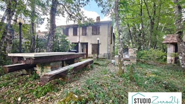 casa indipendente in vendita a Guardea in zona Frattuccia