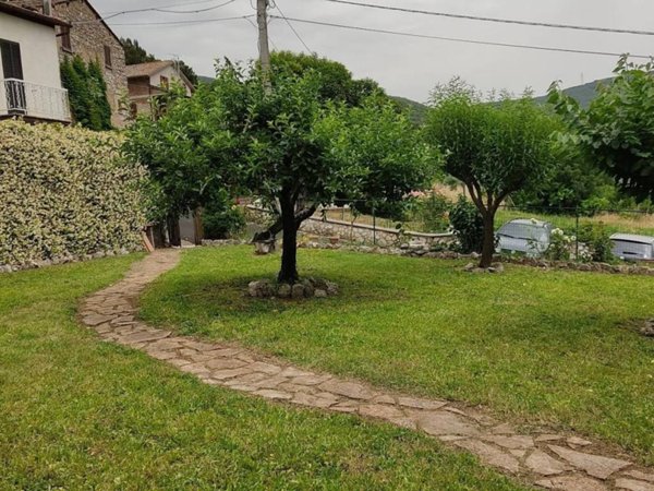 casa indipendente in vendita a Guardea in zona Cocciano