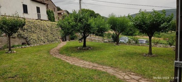 casa indipendente in vendita a Guardea in zona Cocciano