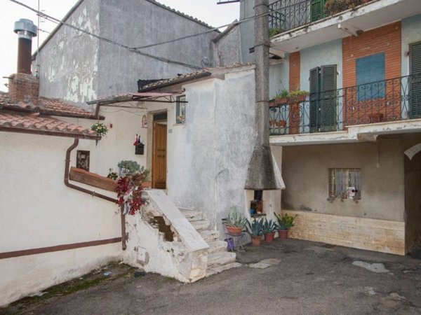 casa indipendente in vendita a Guardea in zona Cocciano