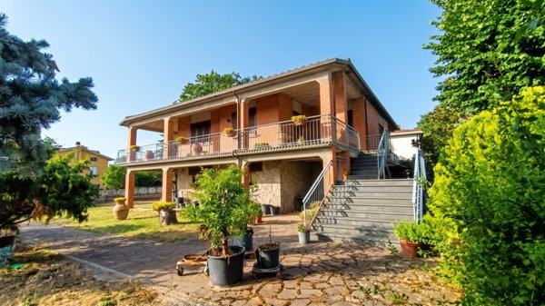 casa indipendente in vendita a Guardea