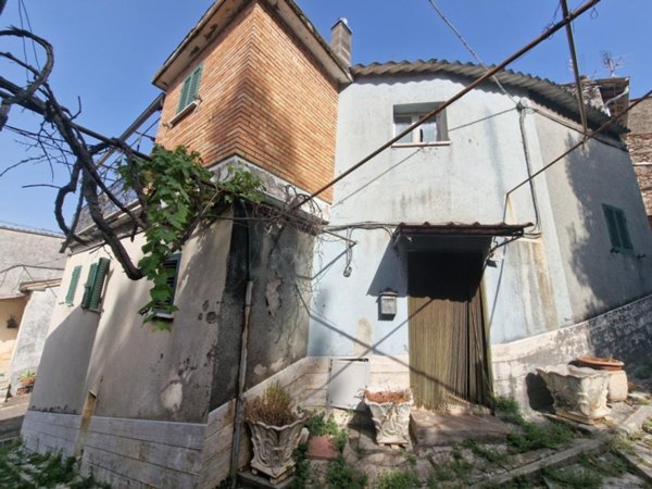 casa indipendente in vendita a Guardea