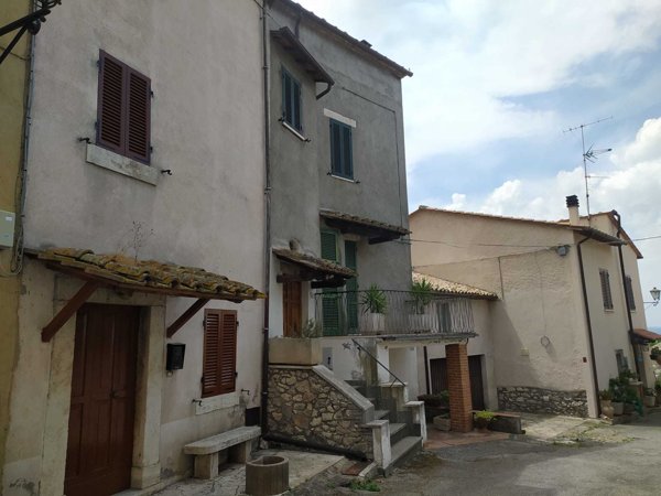 casa indipendente in vendita a Guardea
