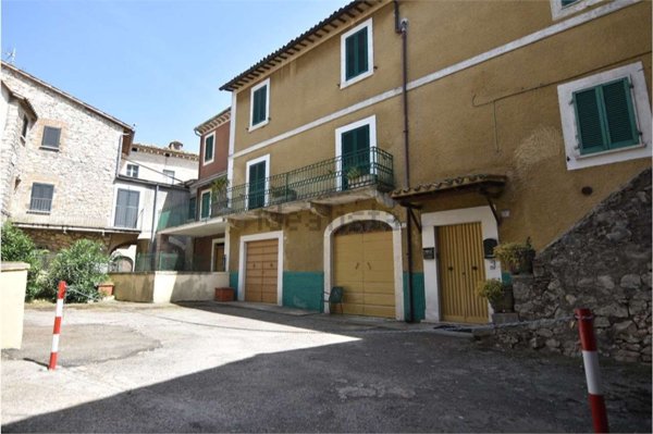 casa indipendente in vendita a Guardea