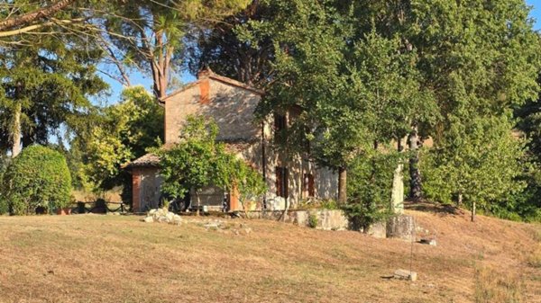 casa indipendente in vendita a Guardea in zona Frattuccia