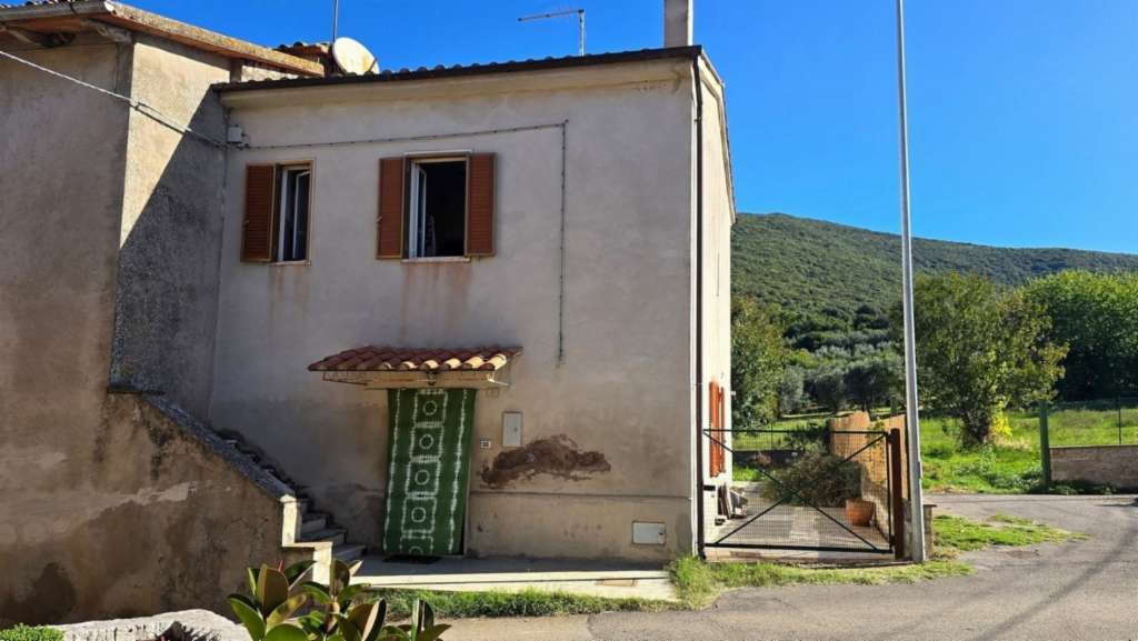 casa indipendente in vendita a Guardea in zona Cocciano