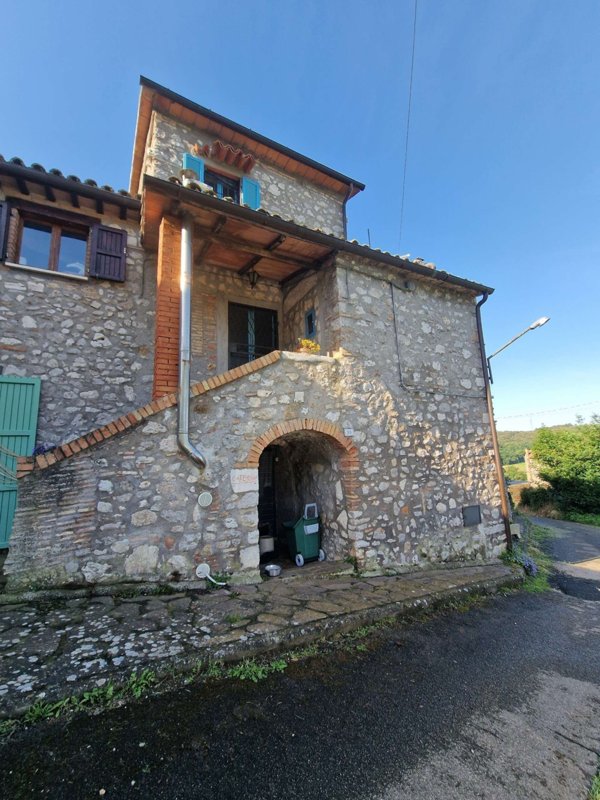 casa indipendente in vendita a Guardea in zona Cocciano