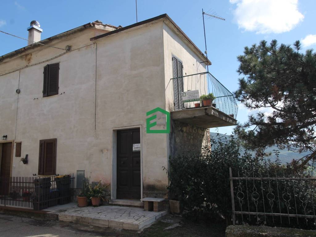 casa indipendente in vendita a Lugnano in Teverina