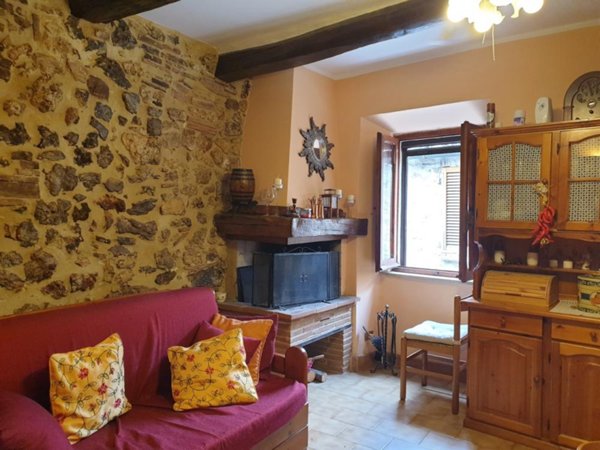 appartamento in vendita a Lugnano in Teverina