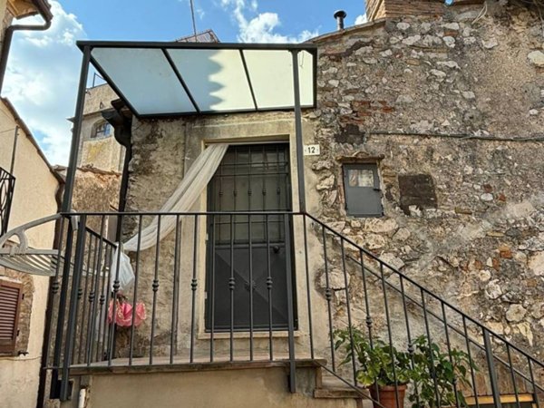 casa indipendente in vendita a Lugnano in Teverina