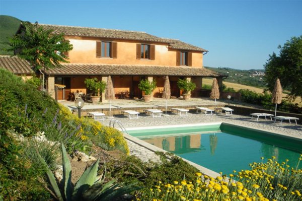 casa indipendente in vendita a Lugnano in Teverina
