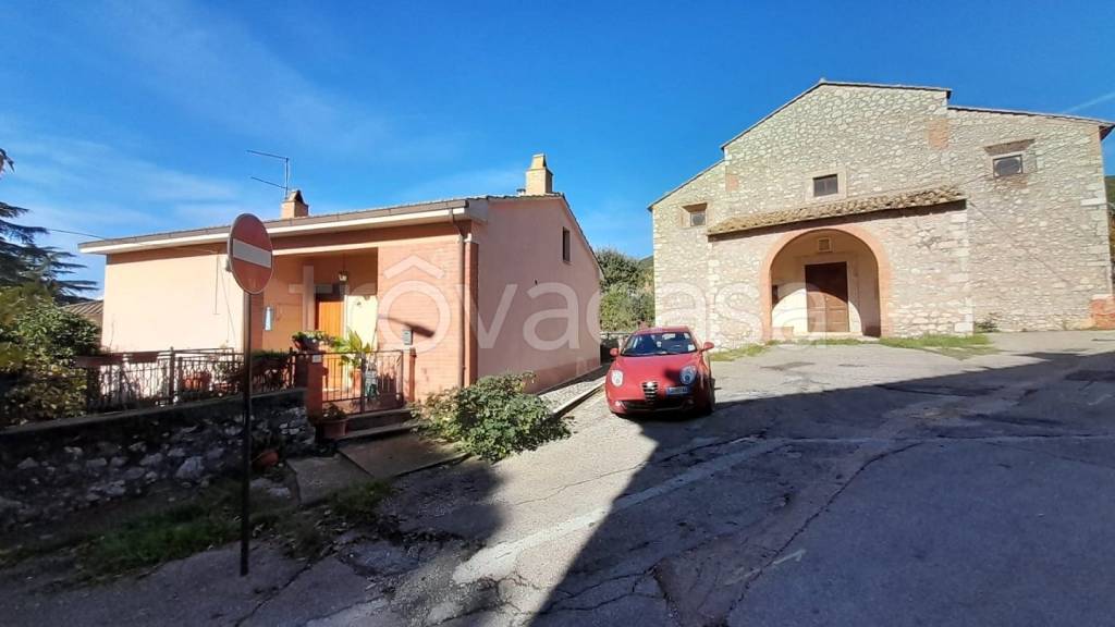 casa indipendente in vendita a Lugnano in Teverina