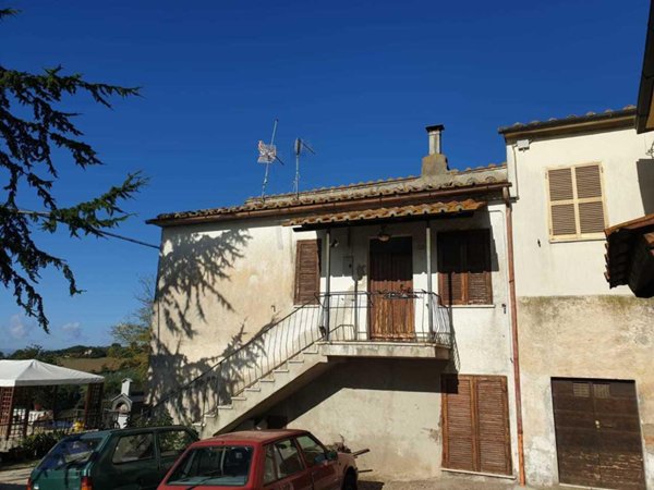 casa indipendente in vendita a Lugnano in Teverina