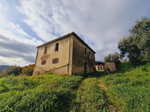casa indipendente in vendita a Lugnano in Teverina