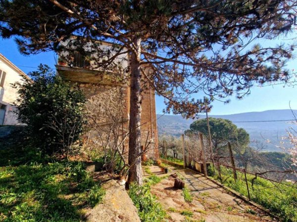 casa semindipendente in vendita a Lugnano in Teverina