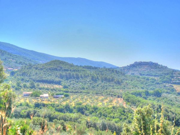 casa indipendente in vendita a Lugnano in Teverina