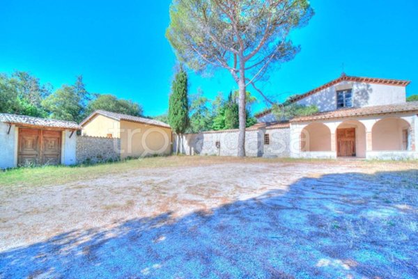 locale di sgombero in vendita a Lugnano in Teverina