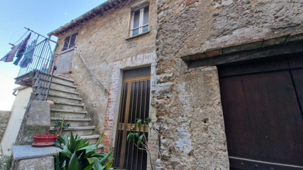 casa indipendente in vendita a Lugnano in Teverina