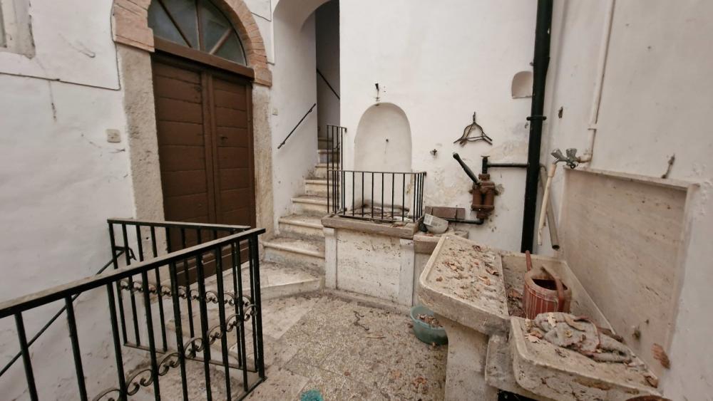 casa indipendente in vendita a Lugnano in Teverina
