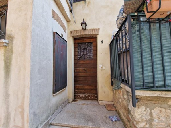 appartamento in vendita a Lugnano in Teverina