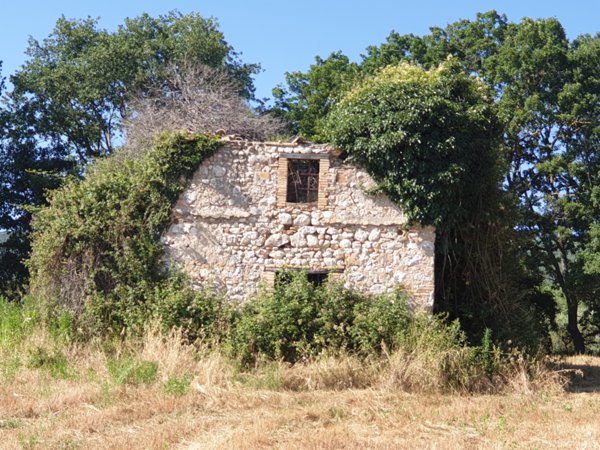 casale in vendita a Lugnano in Teverina