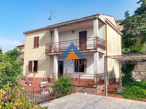 casa indipendente in vendita a Lugnano in Teverina