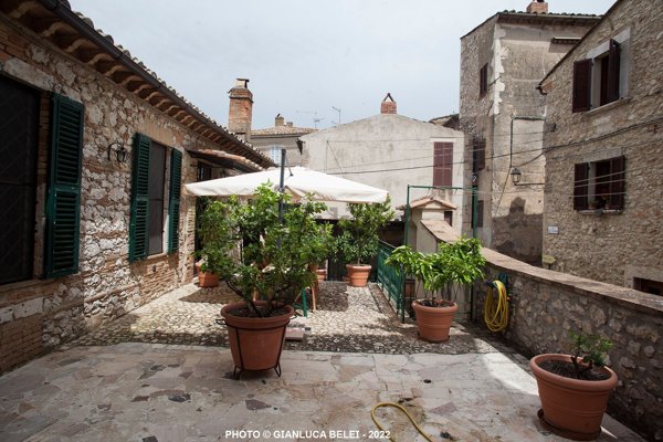 casa indipendente in vendita a Lugnano in Teverina