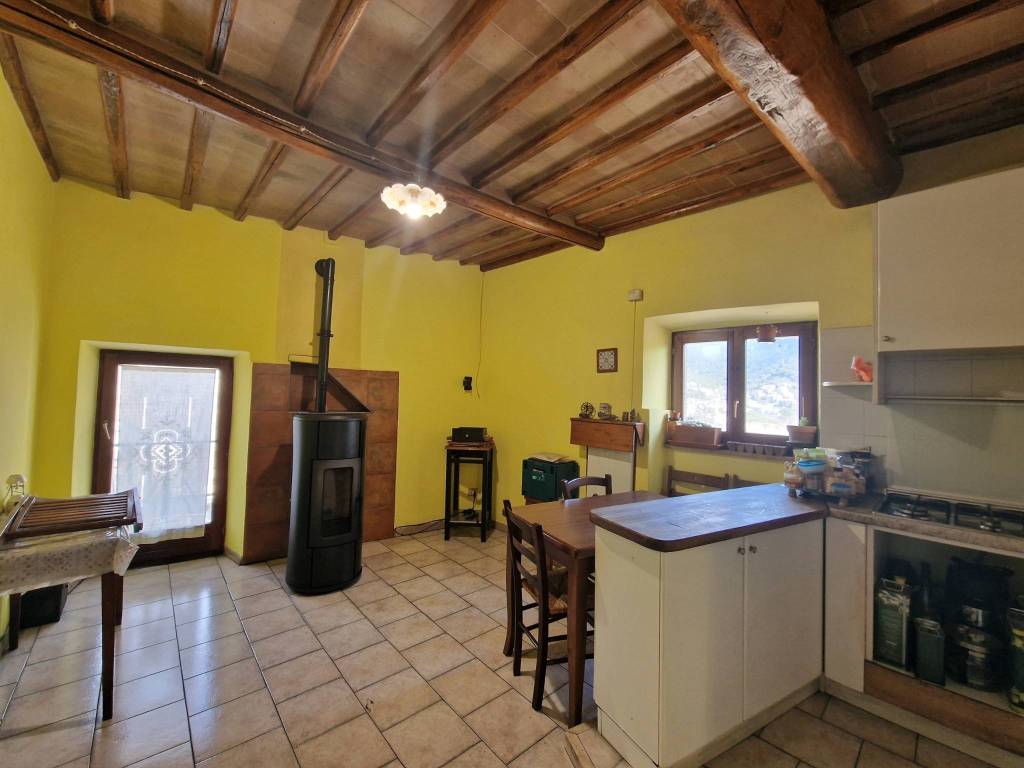 appartamento in vendita a Lugnano in Teverina