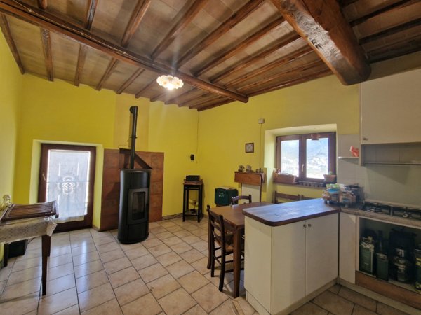 appartamento in vendita a Lugnano in Teverina