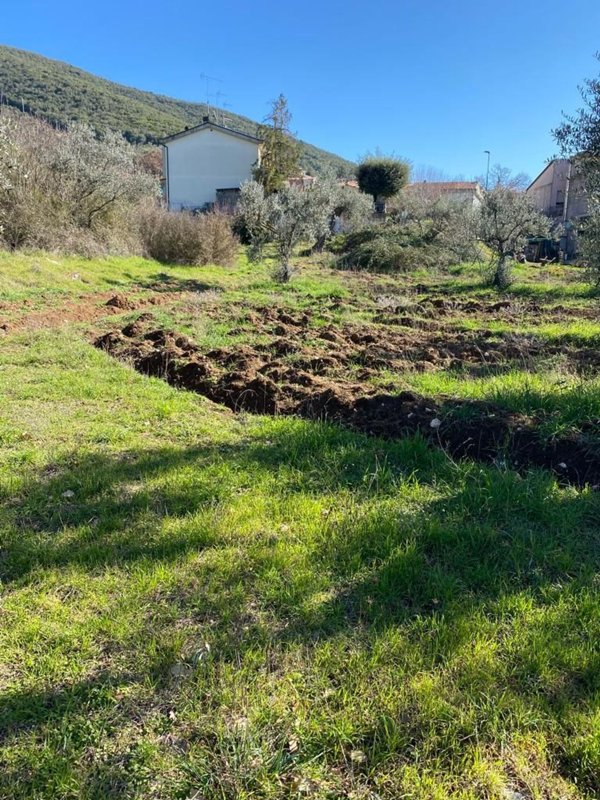 terreno edificabile in vendita a Lugnano in Teverina