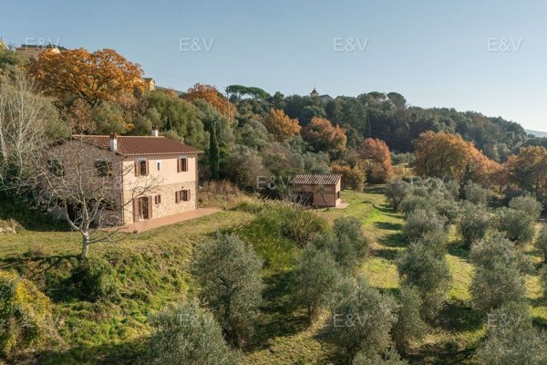 casale in vendita a Lugnano in Teverina