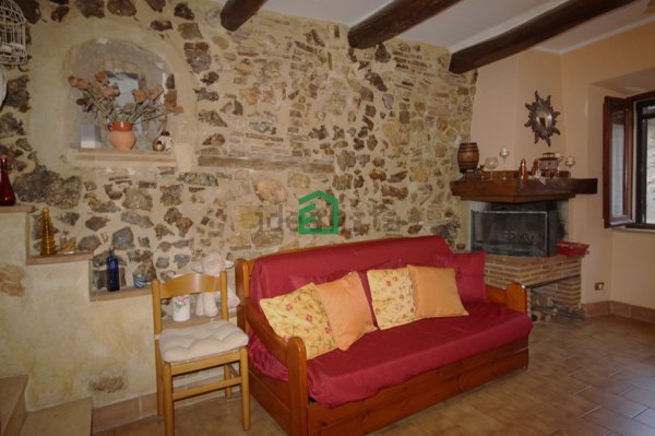 appartamento in vendita a Lugnano in Teverina