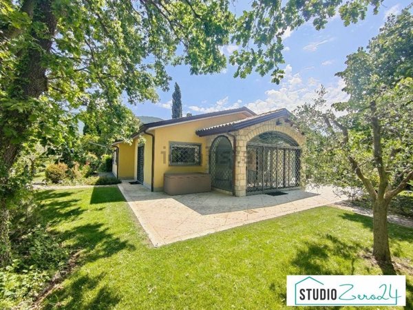 casa indipendente in vendita a Lugnano in Teverina