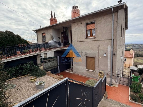 appartamento in vendita a Lugnano in Teverina
