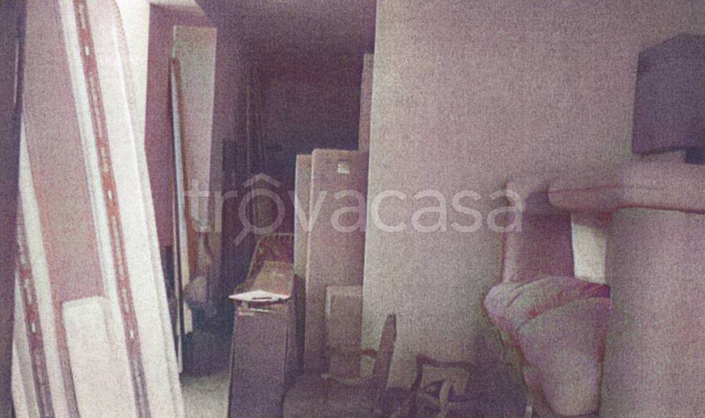 locale di sgombero in vendita a Lugnano in Teverina