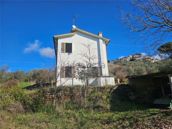 casa indipendente in vendita a Lugnano in Teverina