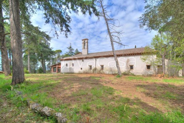 locale di sgombero in vendita a Lugnano in Teverina